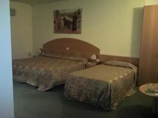 Ascot Lodging Cardano Al Campo Hotel