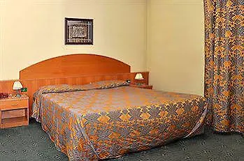 Ascot Lodging Cardano Al Campo Hotel